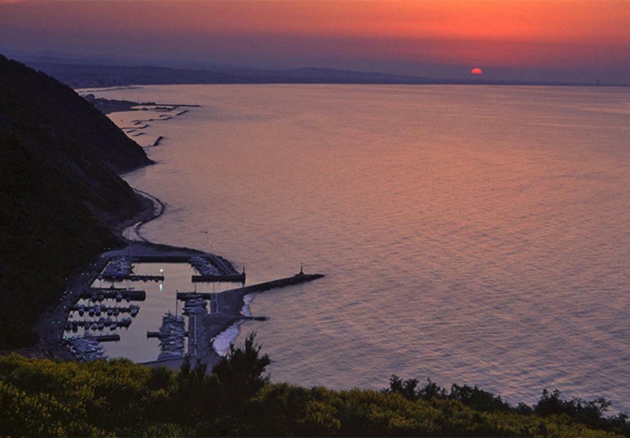 Casamare Gabicce Aparthotel Gabicce Mare Exterior photo